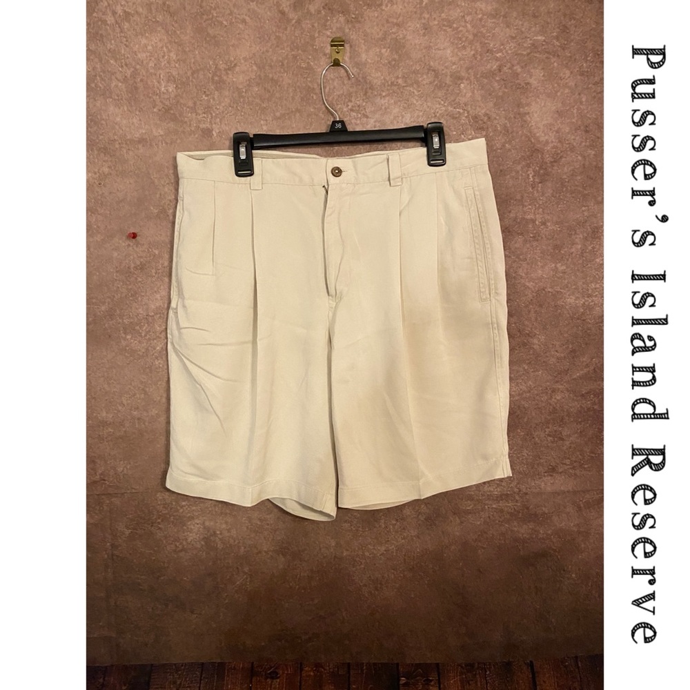 Pusser’s Island Reserve~men’s beige pleated front shorts~100% silk~size 34”~EUC
